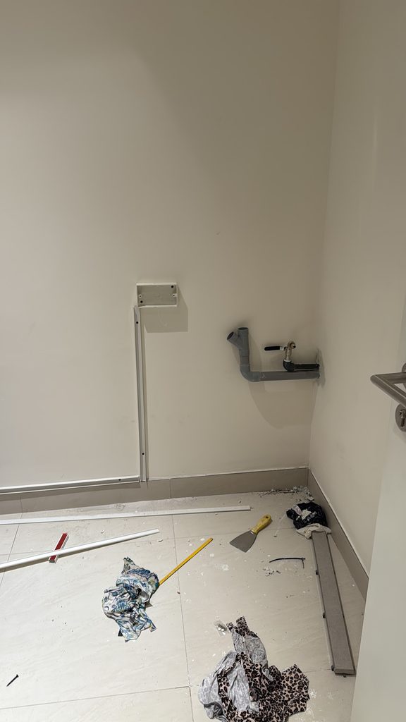 Golden Water Tank Cleaning Services — pest control in Dubai, photo 1